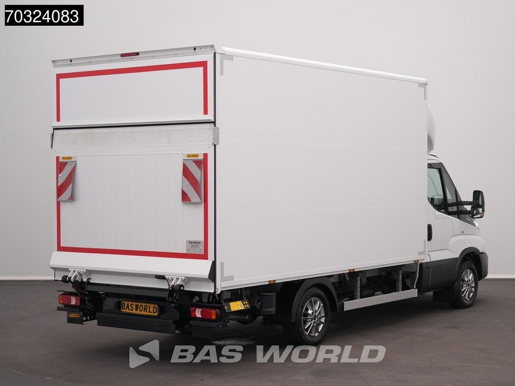 Iveco Daily 35S16 Automaat Laadklep Bakwagen LED Navi Airco, Auto's, Bestelwagens en Lichte vracht, Automaat, Stof, Gebruikt, Euro 6