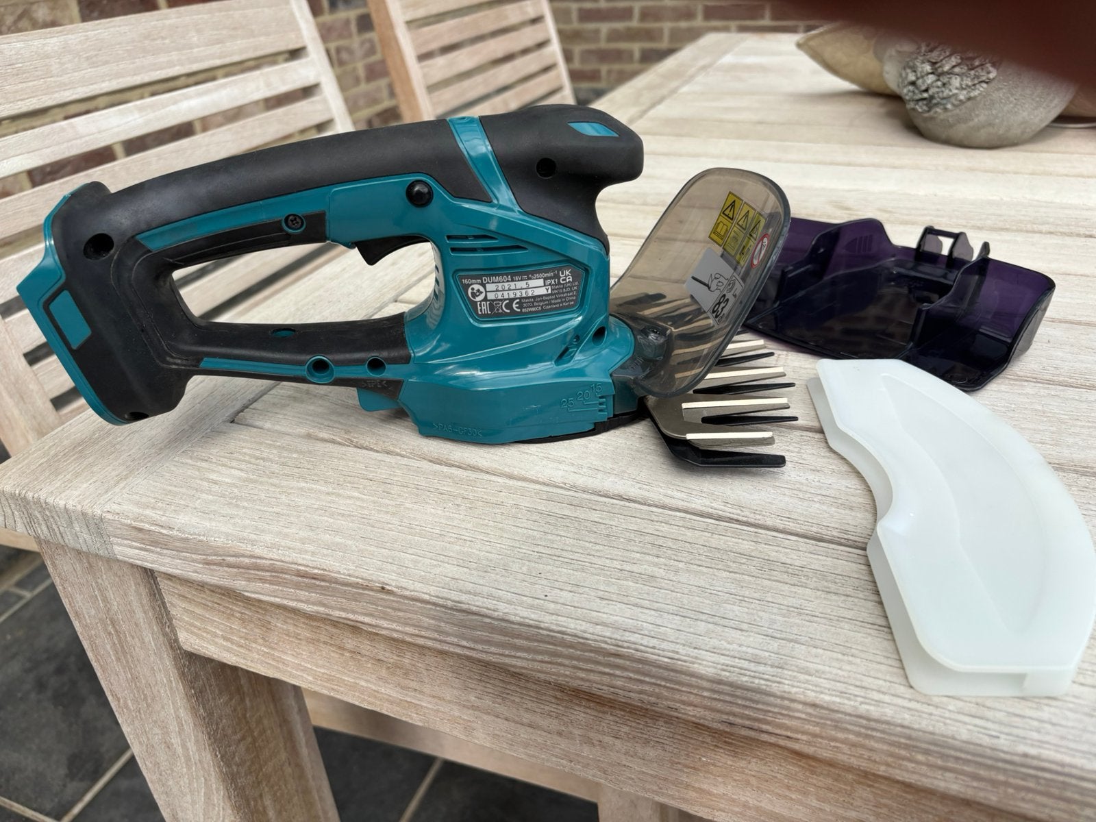Cisaille à gazon sans fil Makita DUM604, Jardin & Terrasse, Enlèvement, Comme neuf