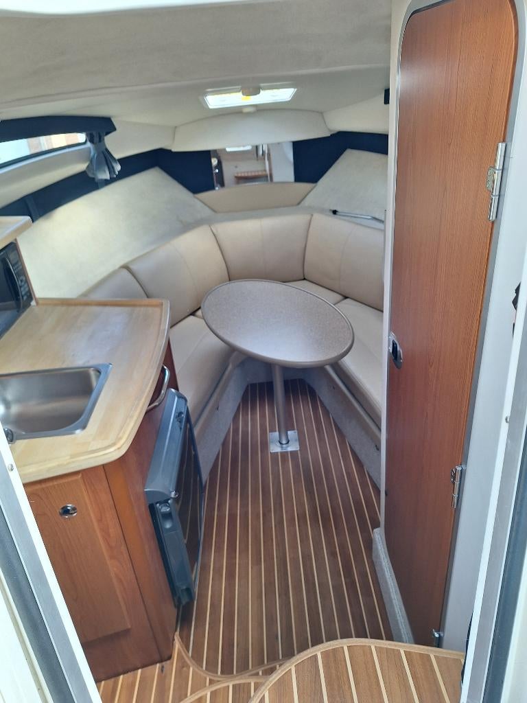BAYLINER 245, Enlèvement, Essence