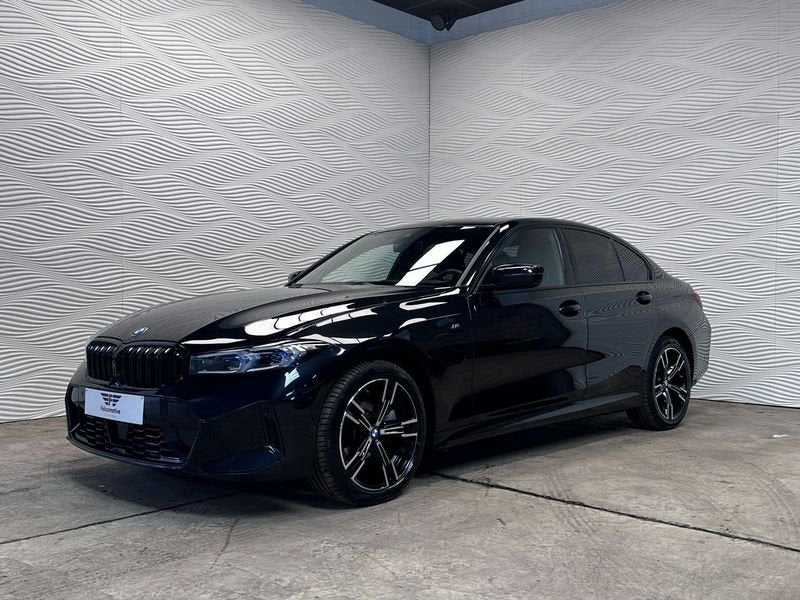 BMW Série 3 330e*PHEV*M-SPORT PRO*FABRIEKSGARANTIE*25MY*, Auto's, Automaat, Achterwielaandrijving, 4 cilinders, Zwart