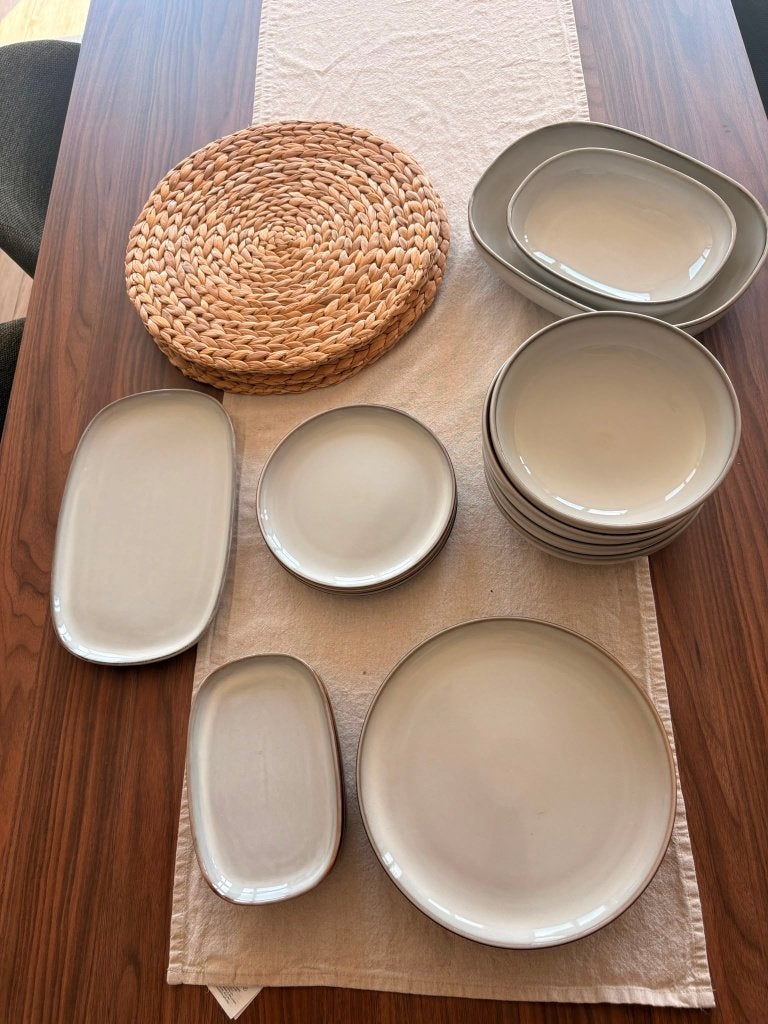 Set d'assiettes IKEA 23 pièces, Maison & Meubles, Cuisine | Vaisselle, Service complet, Poterie, IKEA, Comme neuf