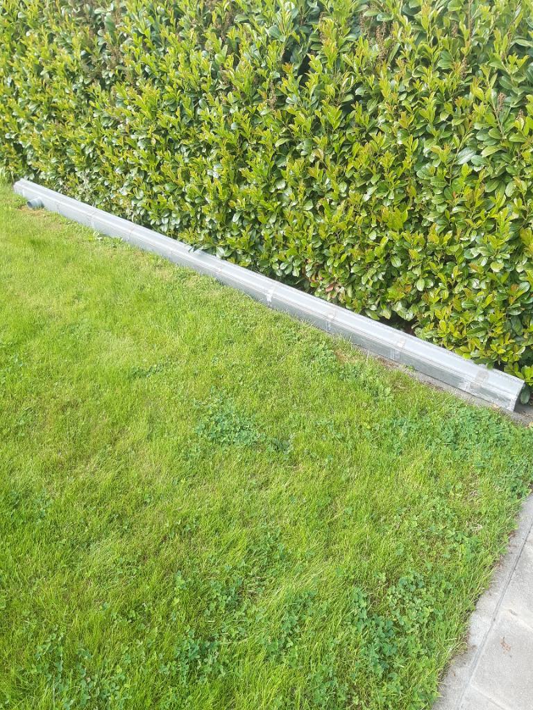 Gouttière en zinc 420 cm + crochets, Zinc, 4 à 6 mètres, Gouttière, Enlèvement