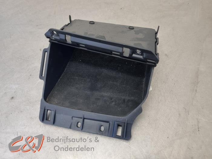 Compartiment de rangement d'un Peugeot Partner, -, 3 mois de garantie, Utilisé, -