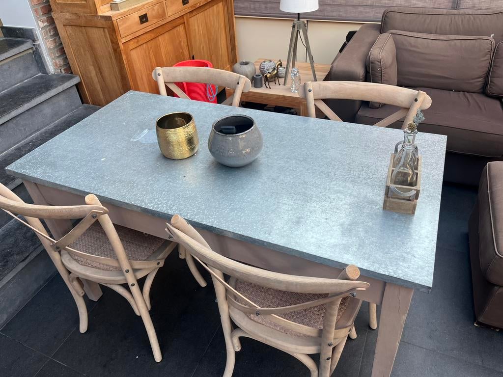 Tafel en 4 stoelen, Huis en Inrichting, Ophalen, Zo goed als nieuw