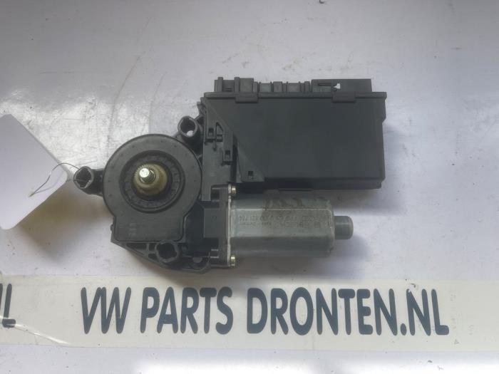 Moteur de vitre portière d'un Audi A8, -, 3 mois de garantie, Audi, Utilisé