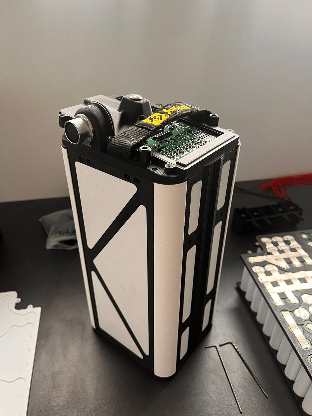 Batterij reparatie/nieuw custom design, Ophalen, Zo goed als nieuw