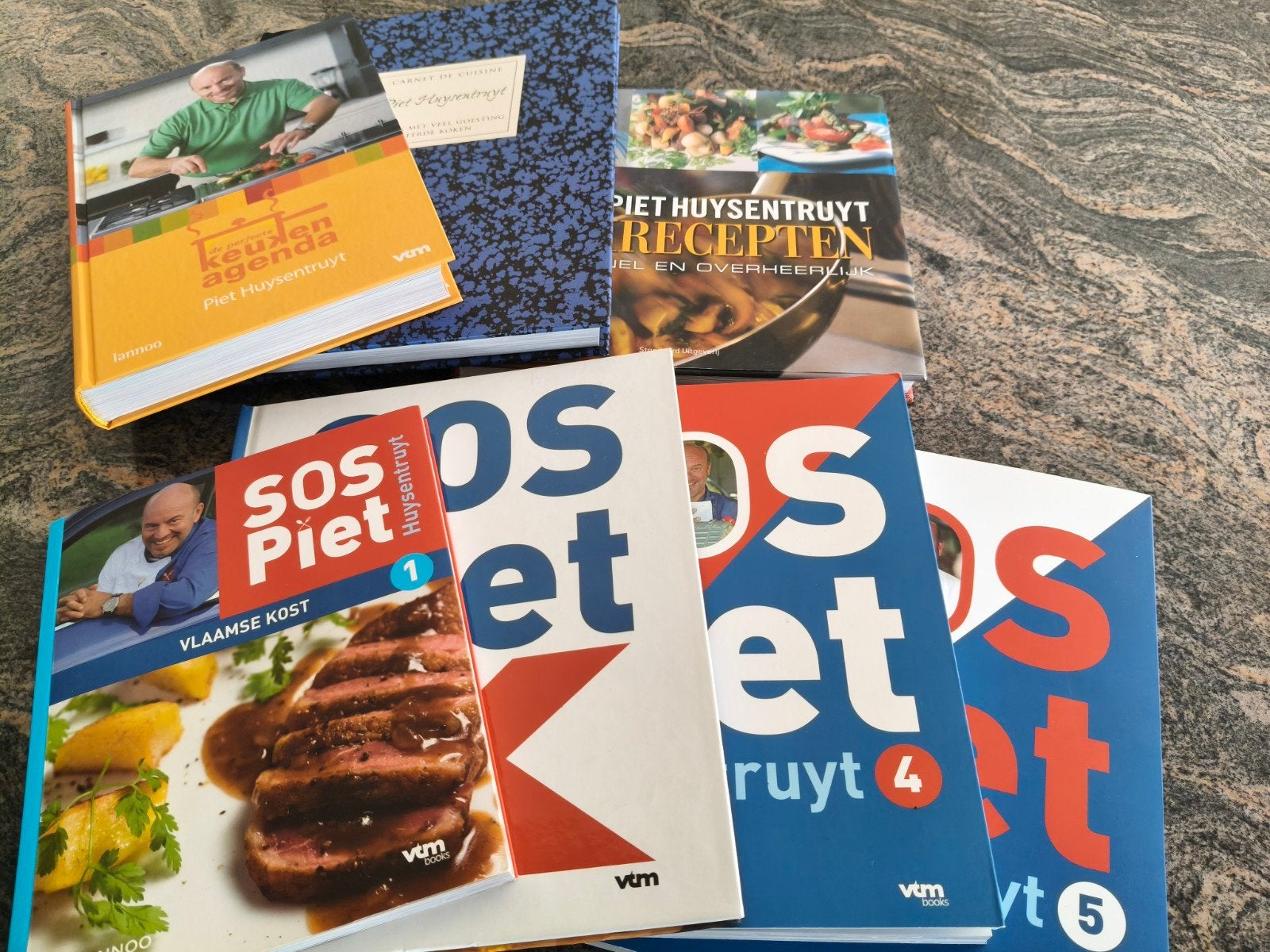 SOS Piet kookboeken., Ophalen