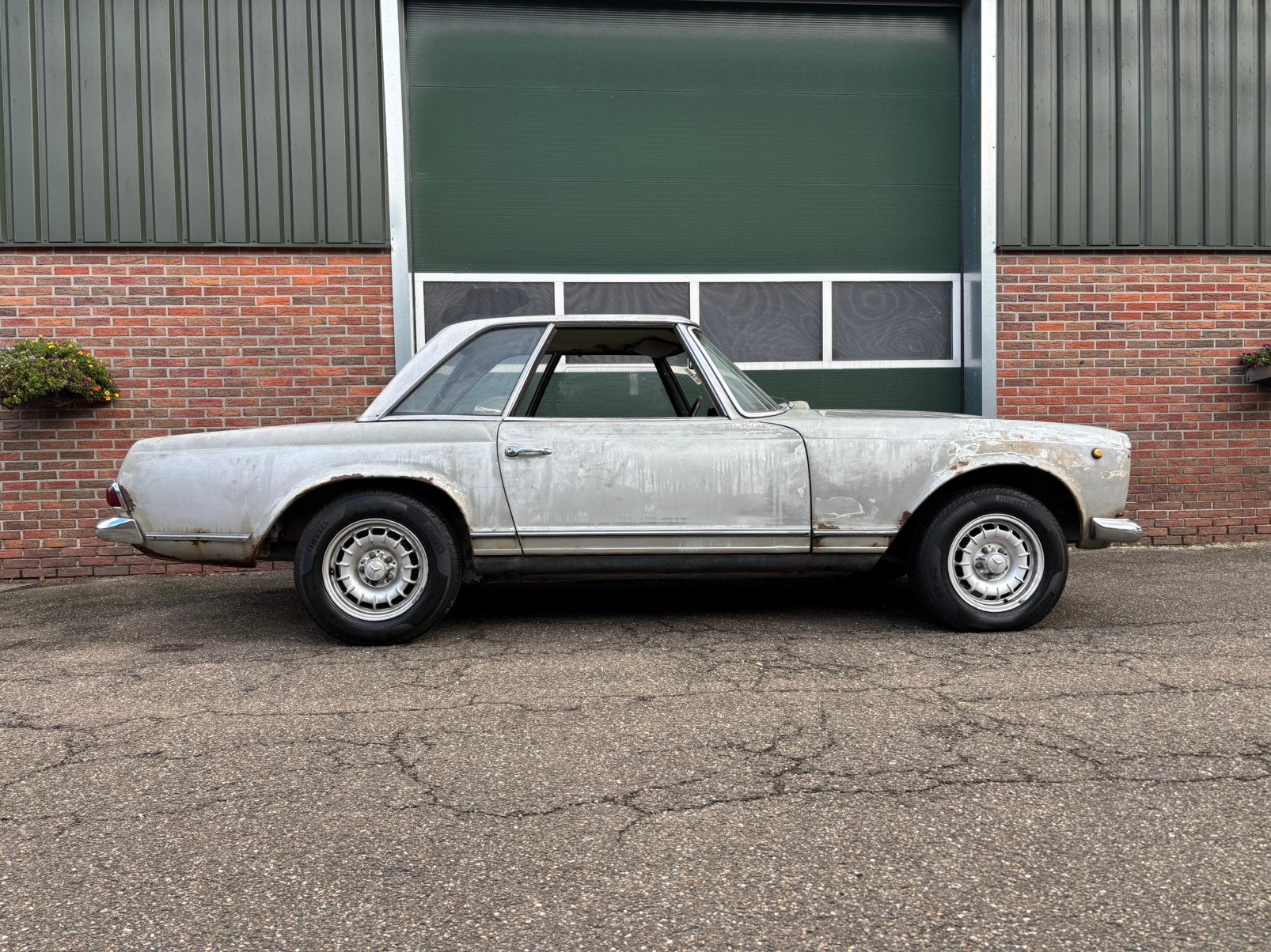 Mercedes 230 SL Pagode 1965 zilver W113 EURO project, Auto's, Cabriolet, Mercedes-Benz, Handgeschakeld, Particulier