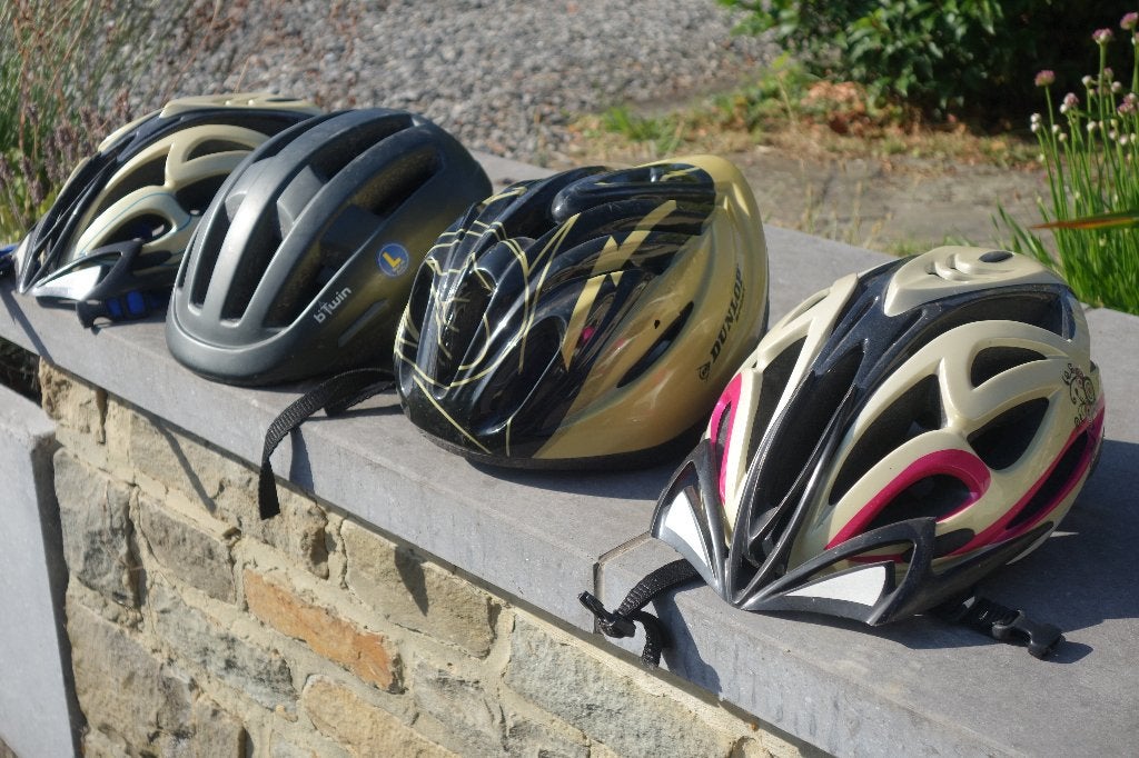 Lot de 4 casques de vélo à donner, Enlèvement, Utilisé, Autres tailles, Garçon ou Fille