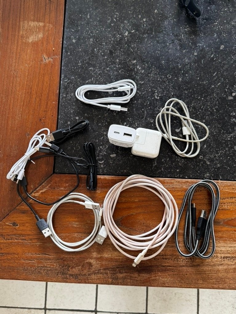 Lot opladers en laadkabels: Apple 10W, Lightning, USB-C, Télécoms, Apple, Autres types, USB-A, Apple