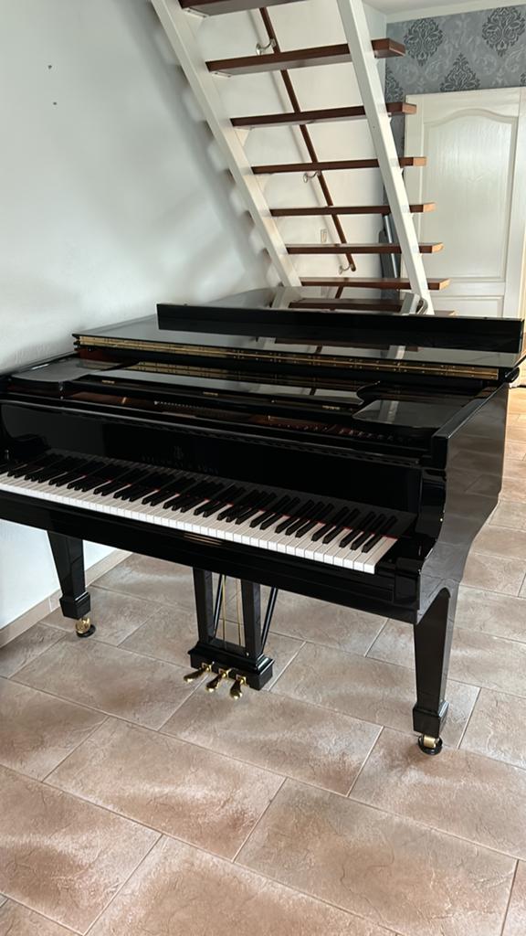 Steinway & Sons B211 zgan bwj 2000, Ophalen, Zo goed als nieuw, Vleugel