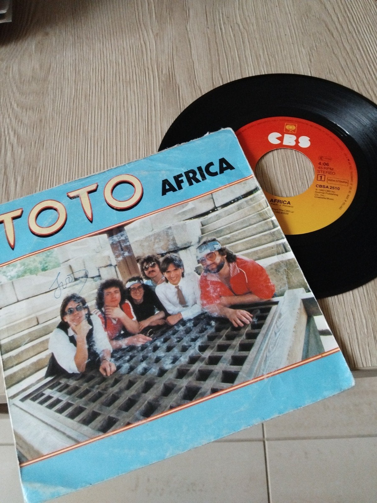 Toto, Enlèvement ou Envoi