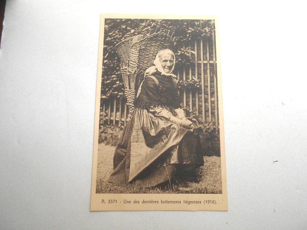 ancienne carte postale Liège  botteresse liégeoise, Enlèvement ou Envoi, Non affranchie, Liège