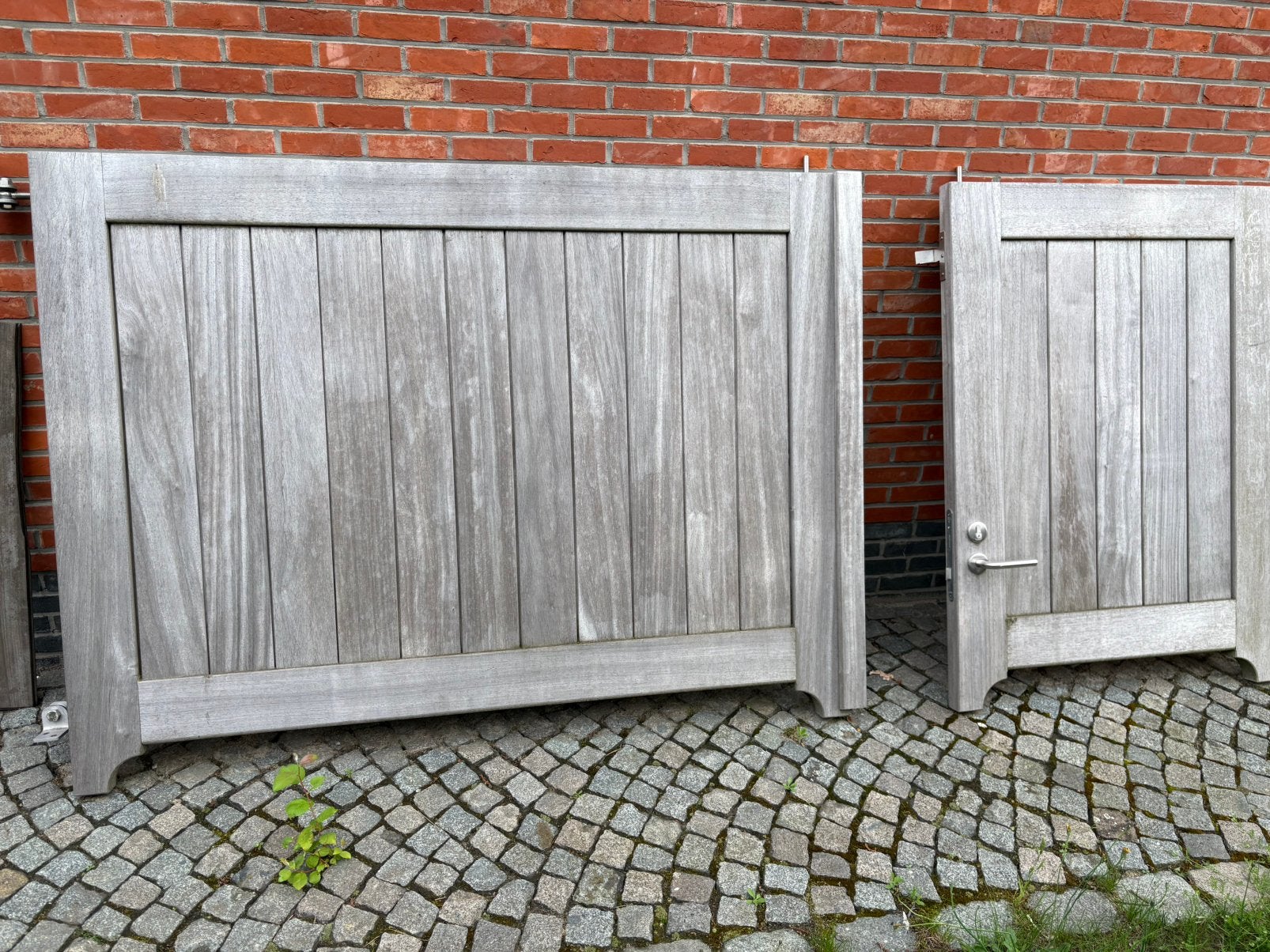 stijlvolle padouk tuinpoort met looppoort, Ophalen, Zo goed als nieuw