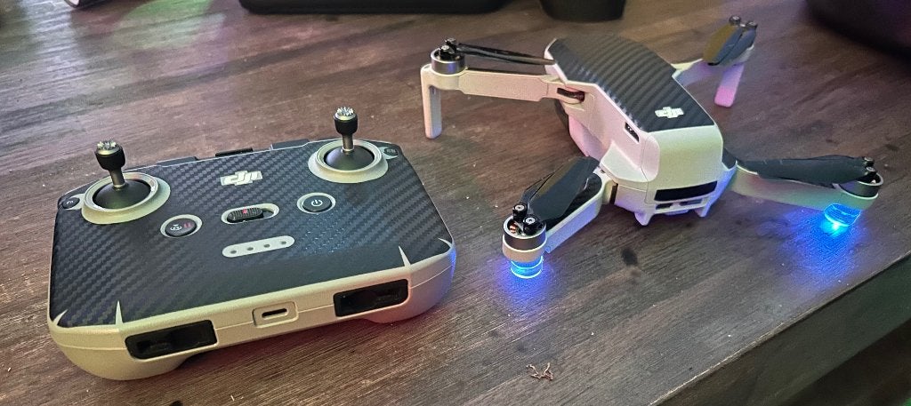 DJI Mini 2 Fly More Combo + étui de transport, Drone avec caméra, Enlèvement ou Envoi, Moins de 250 g, Qualité supérieure