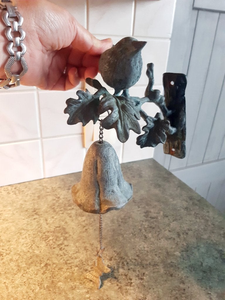 Tuinbel vogel op tak, Tuin en Terras, Tuinwanddecoratie, Ophalen of Verzenden, Zo goed als nieuw