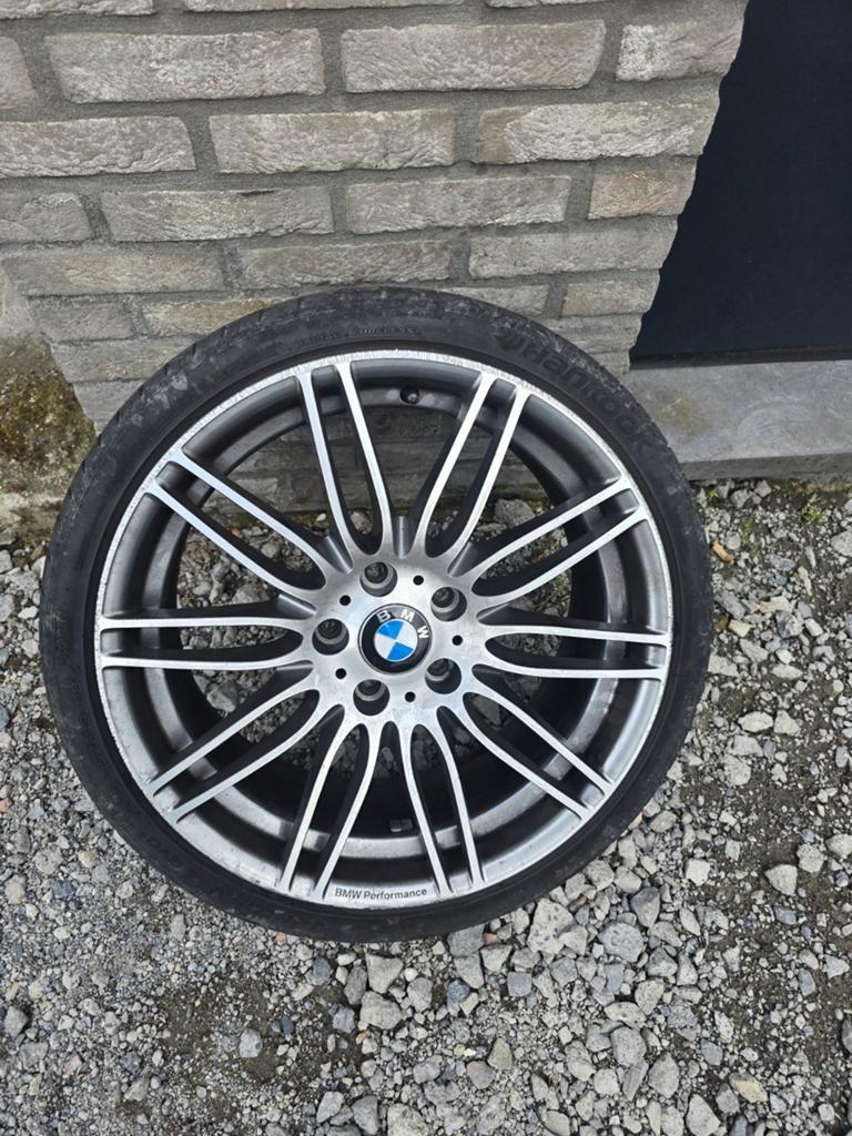BMW M-PERFORMANCE VELGEN 19" BREEDSET MOET SNEL WEG., Autos : Pièces & Accessoires, Pneus & Jantes, Pneus et Jantes, Véhicule de tourisme