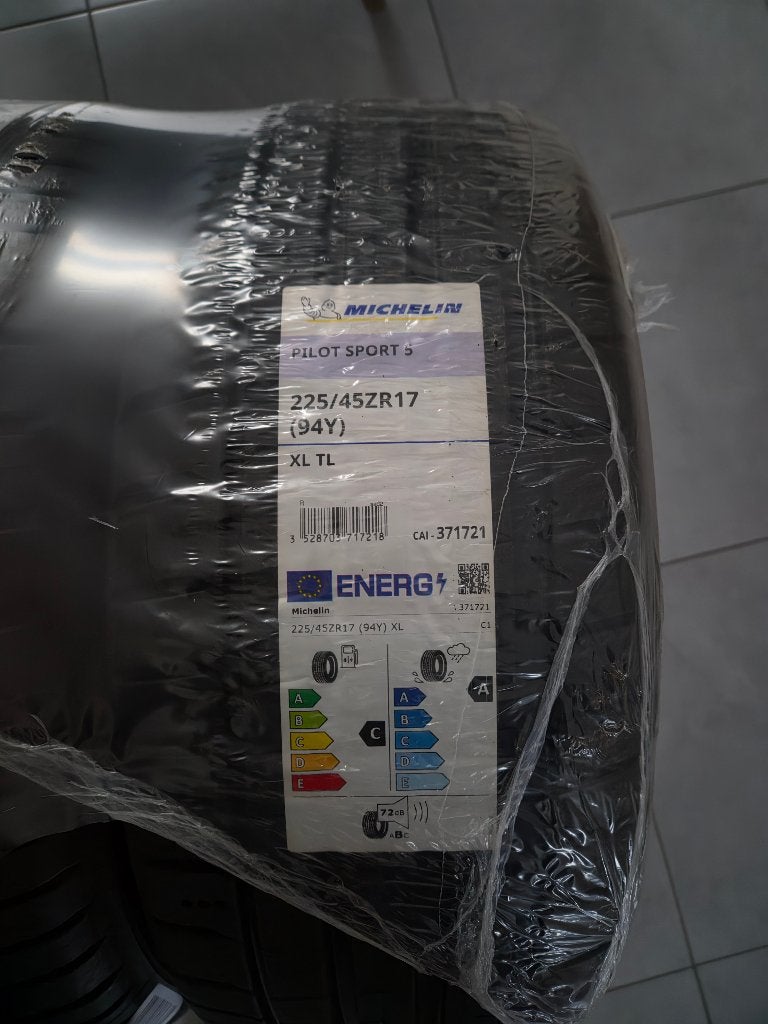 2 x Michelin pilot sport 5, Autos : Pièces & Accessoires, Neuf, Véhicule de tourisme, Pneus été, Enlèvement