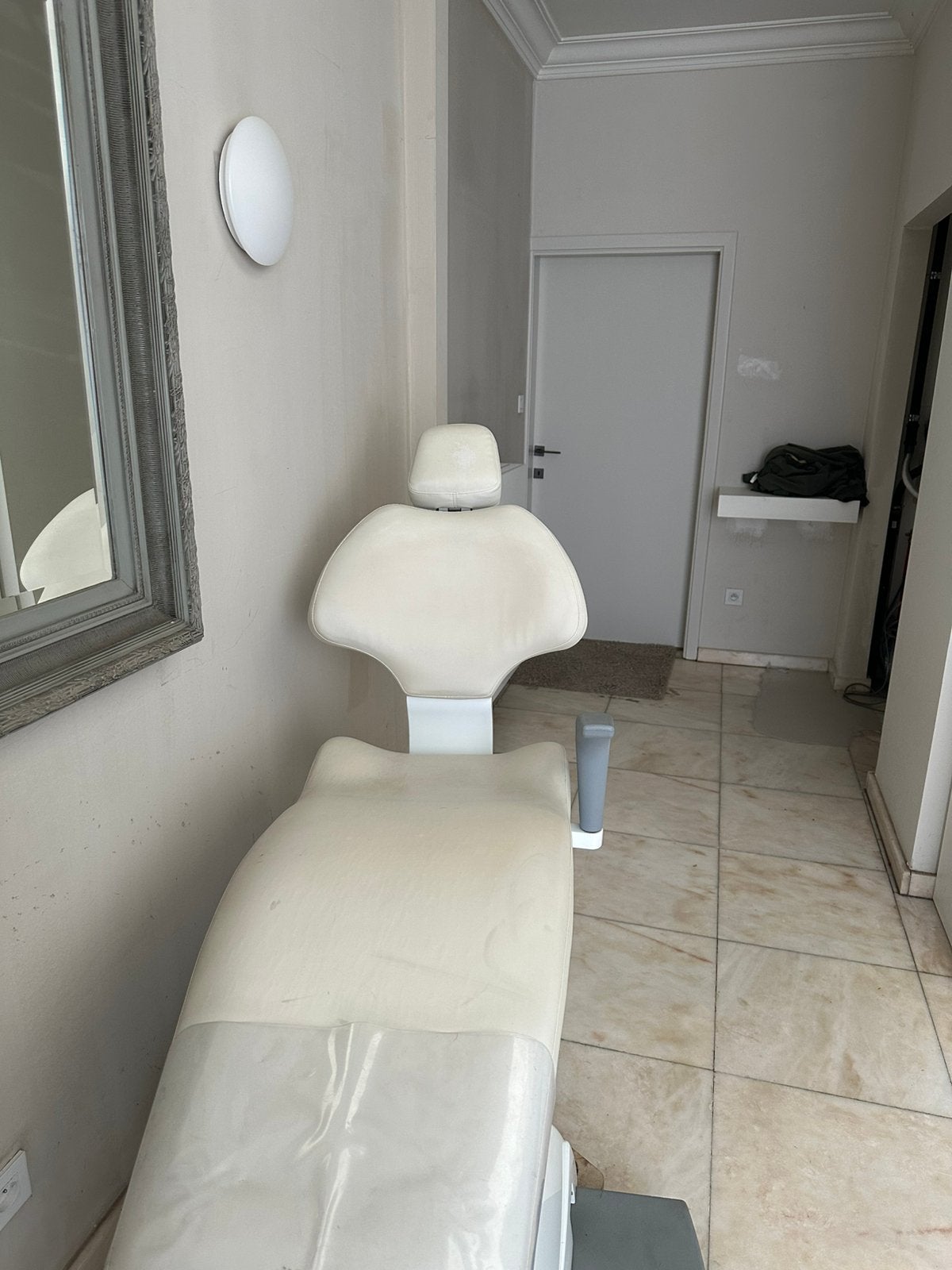 Fauteuil de traitement électrique blanc, Enlèvement, Utilisé, Hygiène bucco-dentaire