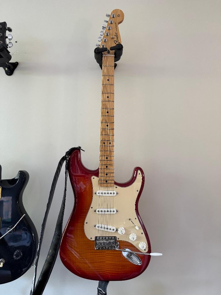 Stratocaster MIM Standard 2013, Musique & Instruments, Instruments à corde | Guitares | Électriques, Enlèvement