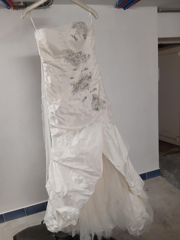 Trouwkleed Linea Raffaelli maat 38, Ophalen