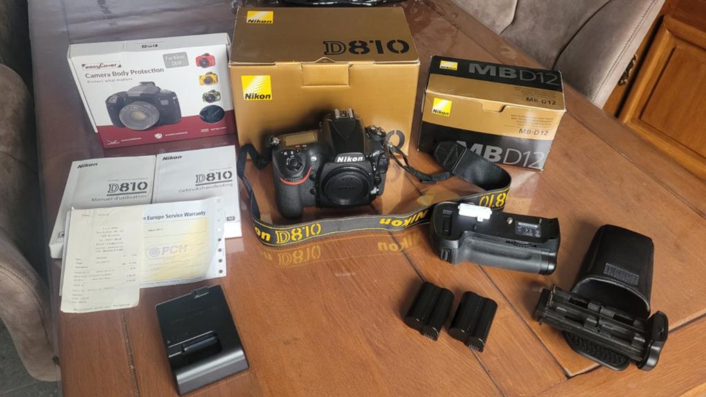 Nikon D810 + MB-D12 battery grip - Zeer goede staat, Ophalen