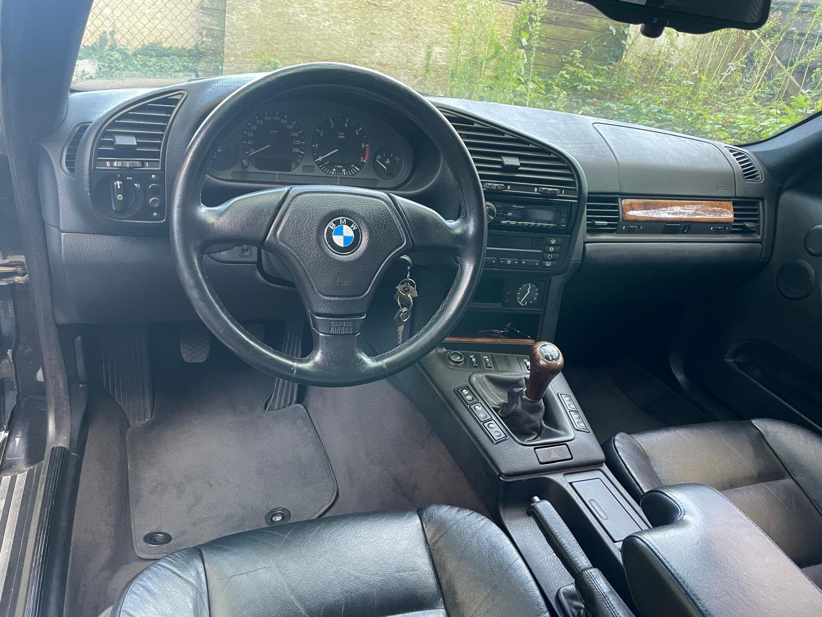 Bmw 318i E36 cabrio 1996 perfecte staat, Zwart, Zwart, Leder, 5 deurs
