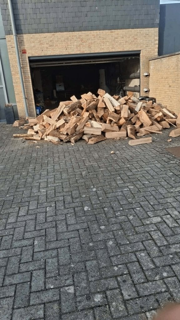 Bois sec 3/6/9/12/18/24 stères, 3 à 6 m³, Enlèvement, Hêtre, Bûches