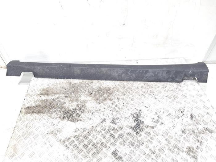 Zijskirt links van een Hyundai Bayon, Gebruikt, -, -, Ophalen of Verzenden
