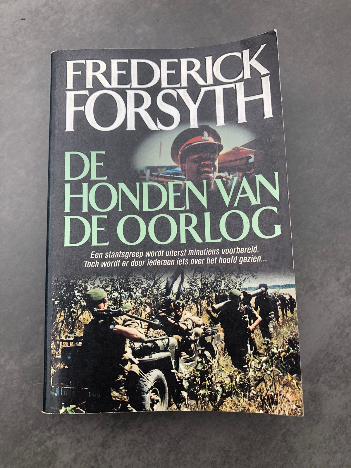 Boek: de honden van de oorlog, Ophalen, Gelezen