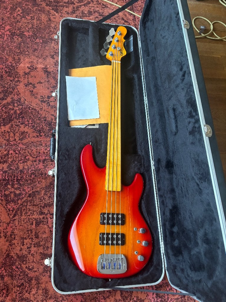 G&L USA L-2000 fretless basgitaar, Musique & Instruments, Instruments à corde | Guitares | Basses, Enlèvement, Comme neuf, Électrique