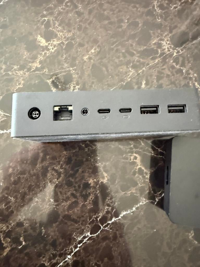 Microsoft surface dock 2, Ophalen of Verzenden, Zo goed als nieuw, Docking station, Laptop