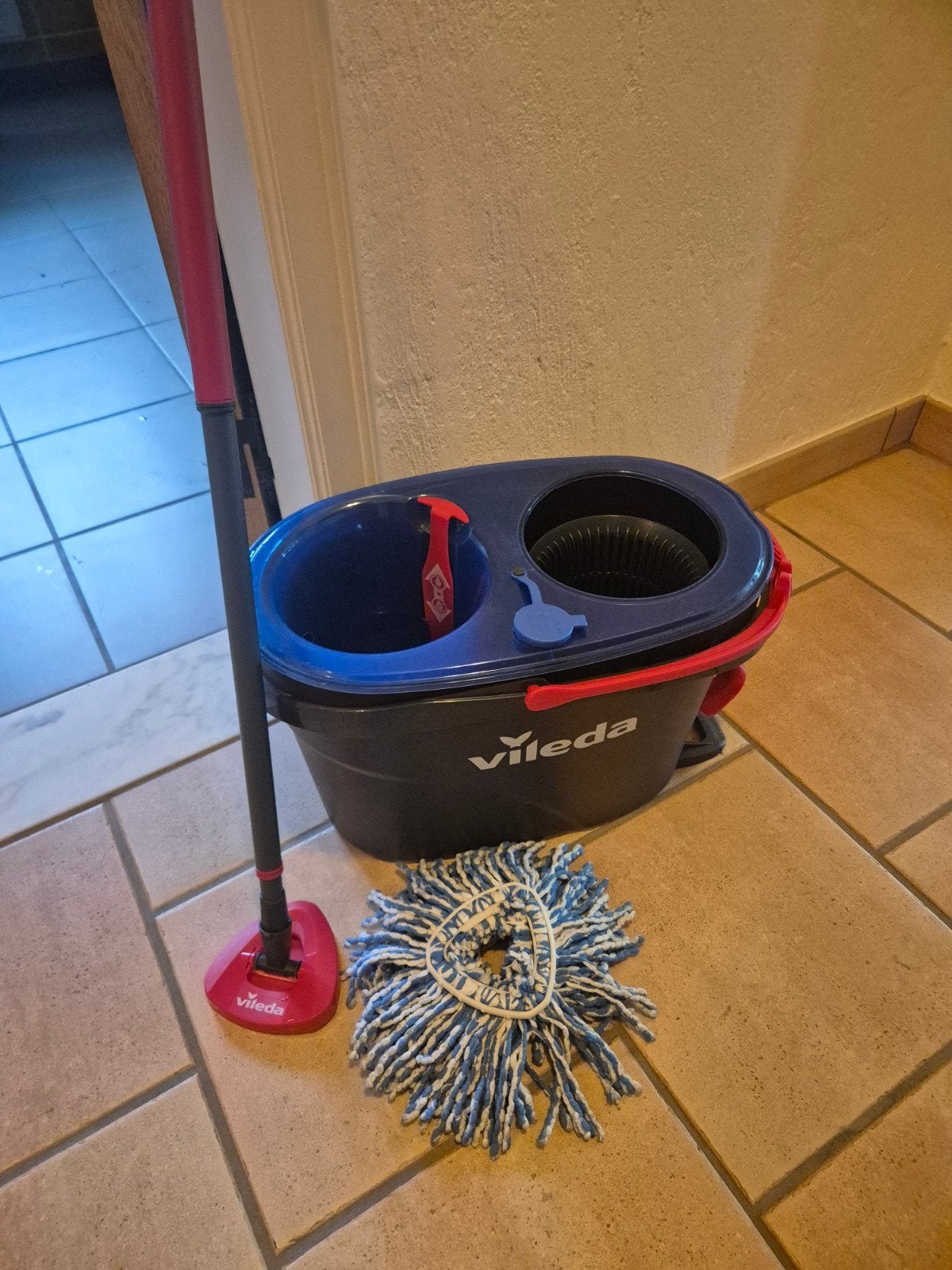 Vileda H2O (nieuw en vuil water gescheiden), Enlèvement