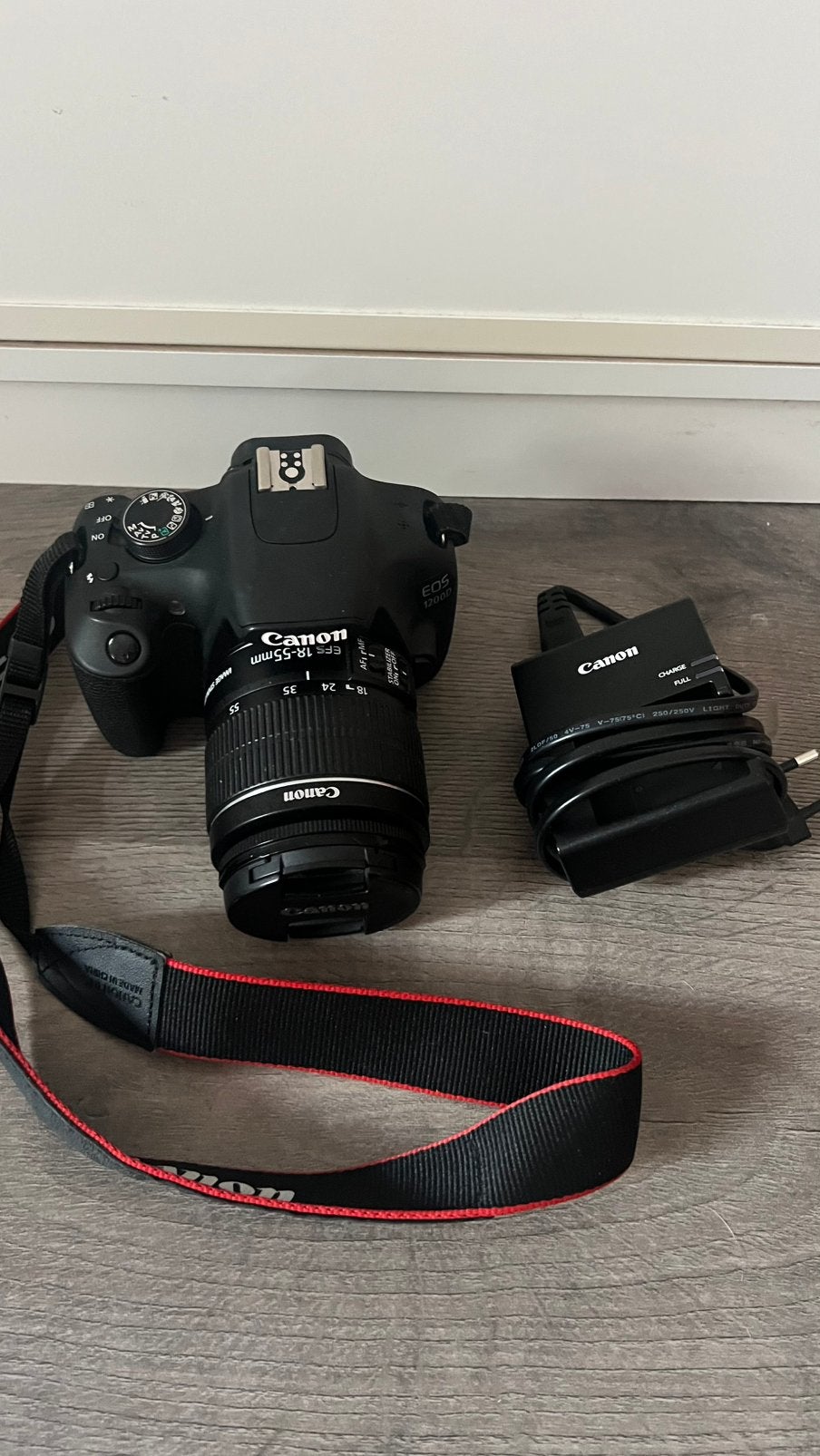 Canon EOS 1200D, Ophalen, Zo goed als nieuw, Oplader, Canon