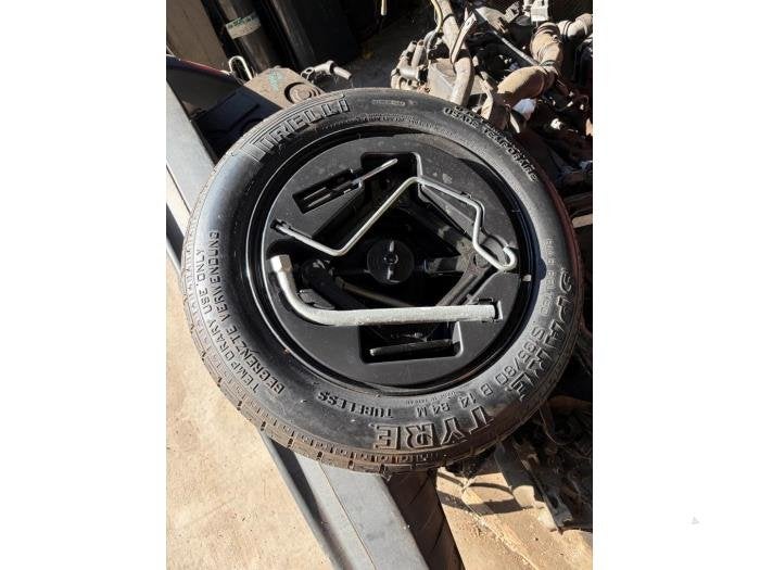 Reservewiel van een Fiat 500, Gebruikt, Velg(en), -, -