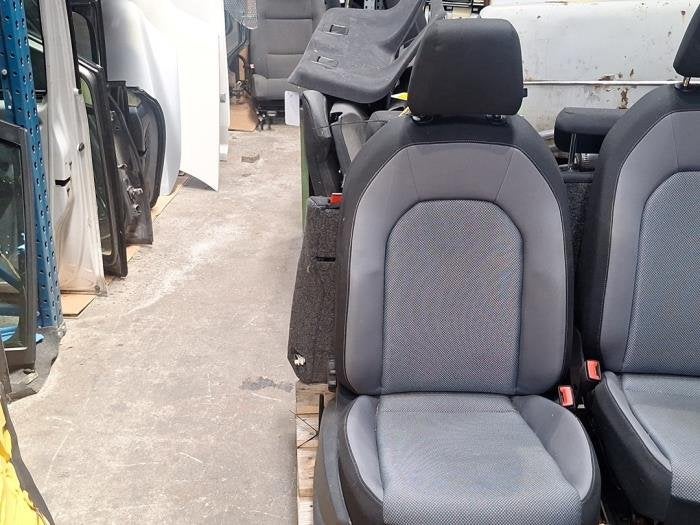 Siège droit d'un Seat Arona, -, 3 mois de garantie, Utilisé, -