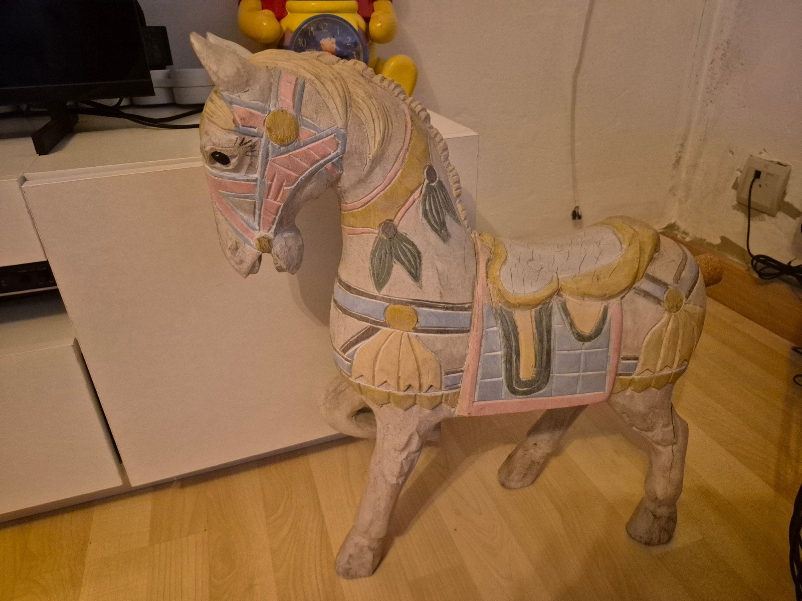 paard beeld aan 1 poot beschadigd zie fotos, Ophalen