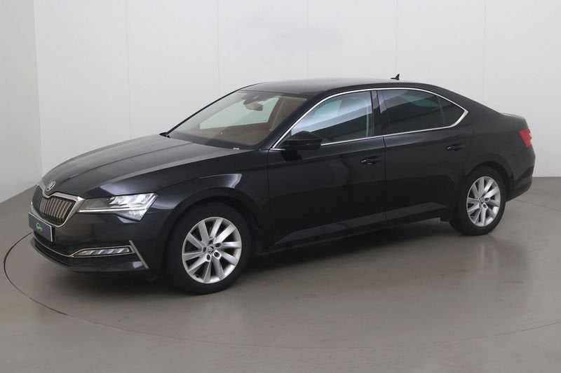 Skoda Superb PHEV 1.4 tsi style dsg 215 AT, Autos, 1395 cm³, Euro 6, Noir, 5 portes
