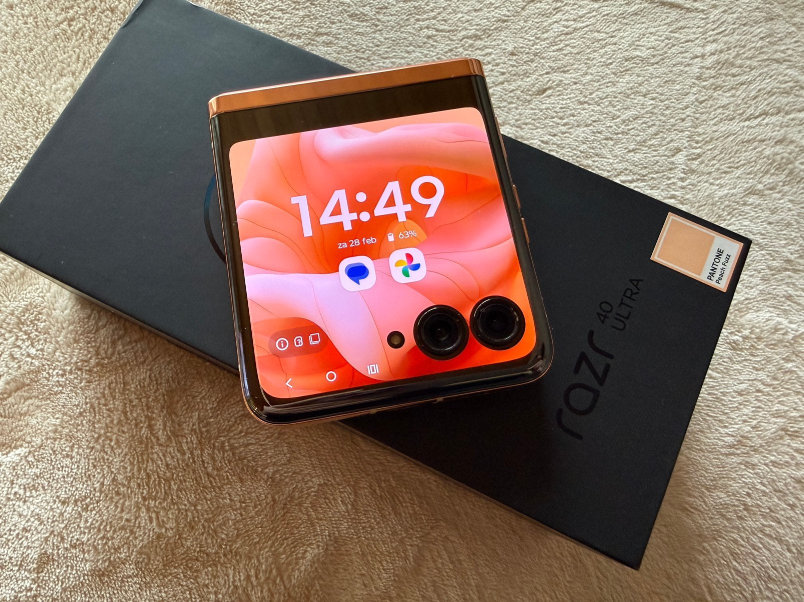 Tout nouveau Motorola Razr 40 Ultra 8 Go/256 Go - Peach Fuzz, Télécoms, Enlèvement ou Envoi, Neuf, Sans abonnement, Sans simlock