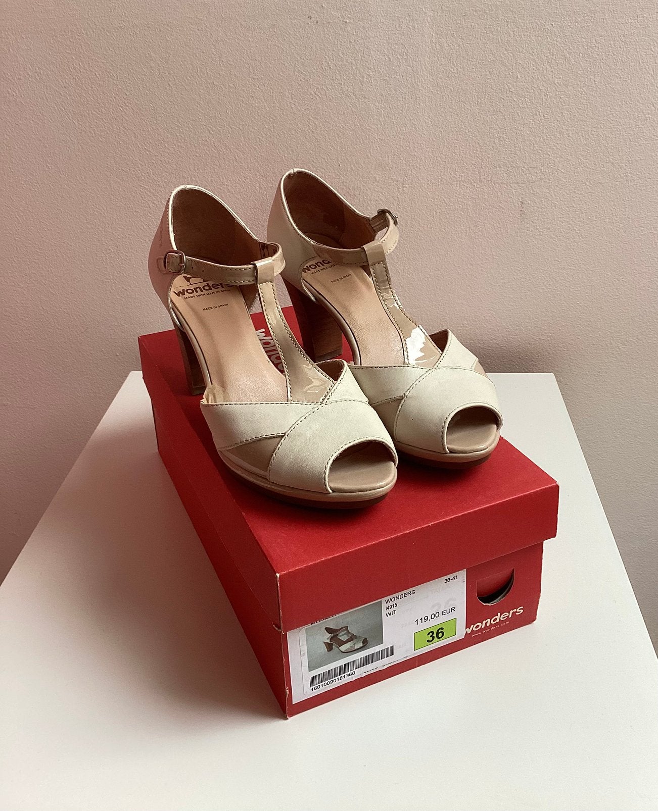 Sandalen Wonders 36, Kleding | Dames, Schoenen, Beige, Zo goed als nieuw, Sandalen of Muiltjes, Ophalen of Verzenden