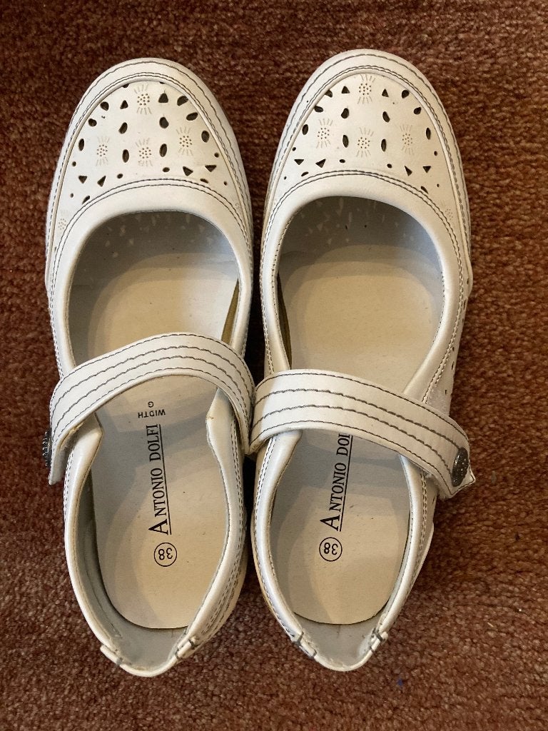 Witte damesschoenen, Ophalen of Verzenden, Zo goed als nieuw, Wit, Instappers