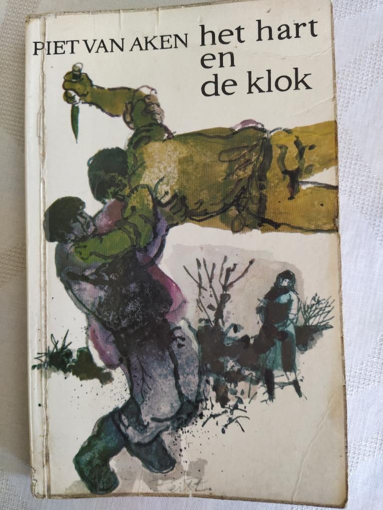 boek: het hart en de klok/Piet van Aken pocket(GRATIS), Boeken, Verzenden, Gelezen