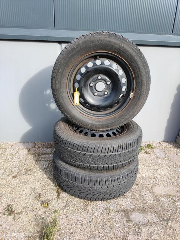 Winterbanden Speed Grip2 195/65 R  15T  91T  Semperit 06825, Autos : Pièces & Accessoires, Autres pièces automobiles, Utilisé