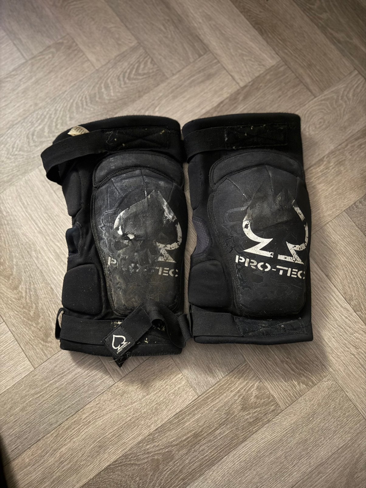 Skateboard knee pad, Ophalen of Verzenden, Zo goed als nieuw
