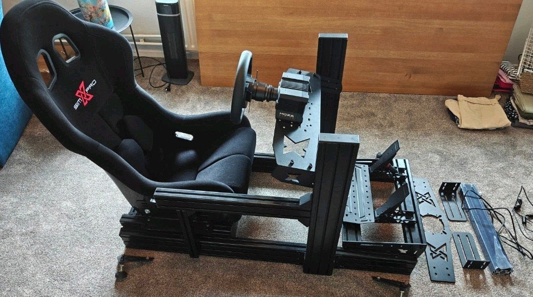 moza r5 + simrig, Games en Spelcomputers, Ophalen of Verzenden, Zo goed als nieuw, Playseat of Racestoel, PlayStation 1