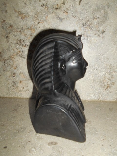 Vol Egyptisch beeldje Farao - Gesigneerd, Antiek en Kunst, Ophalen of Verzenden, Gesigneerd