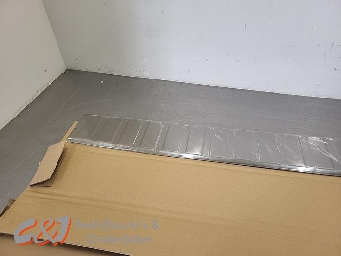 Couverture pare-chocs arrière d'un Renault Trafic (SMOKE), Neuf, Renault, -, 3 mois de garantie