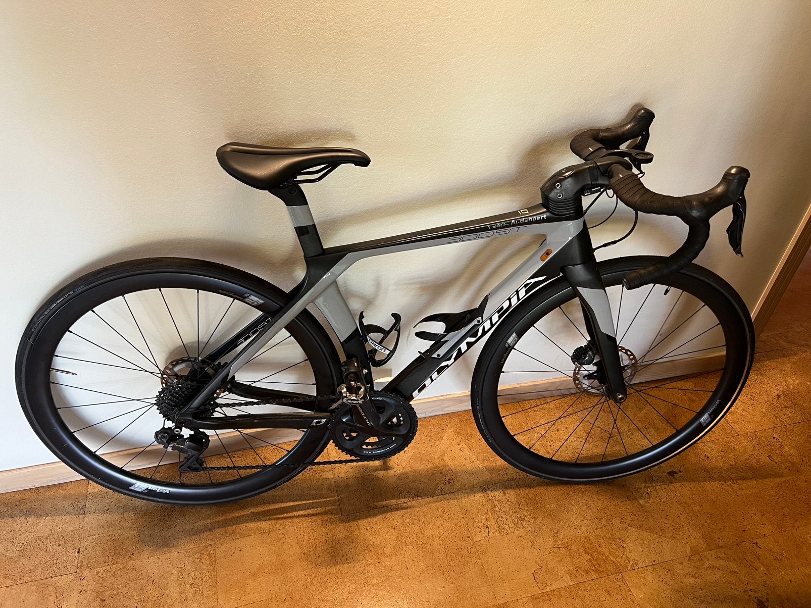 Olympia Boost disk, Fietsen en Brommers, Fietsen | Racefietsen, Ophalen, Zo goed als nieuw, Dames