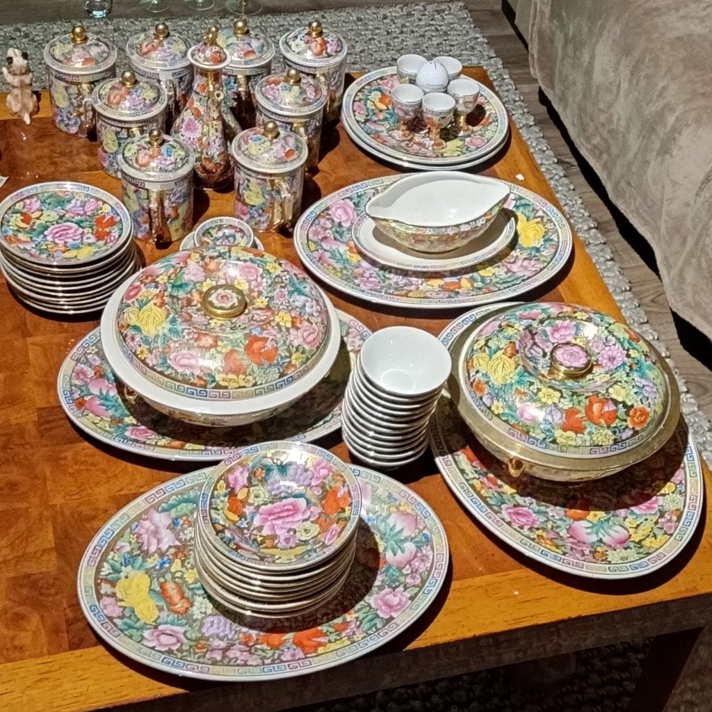Chinees Porselein :Mille Fleur Flowers:Baihuadi- Zhongguo, Antiquités & Art, Enlèvement ou Envoi