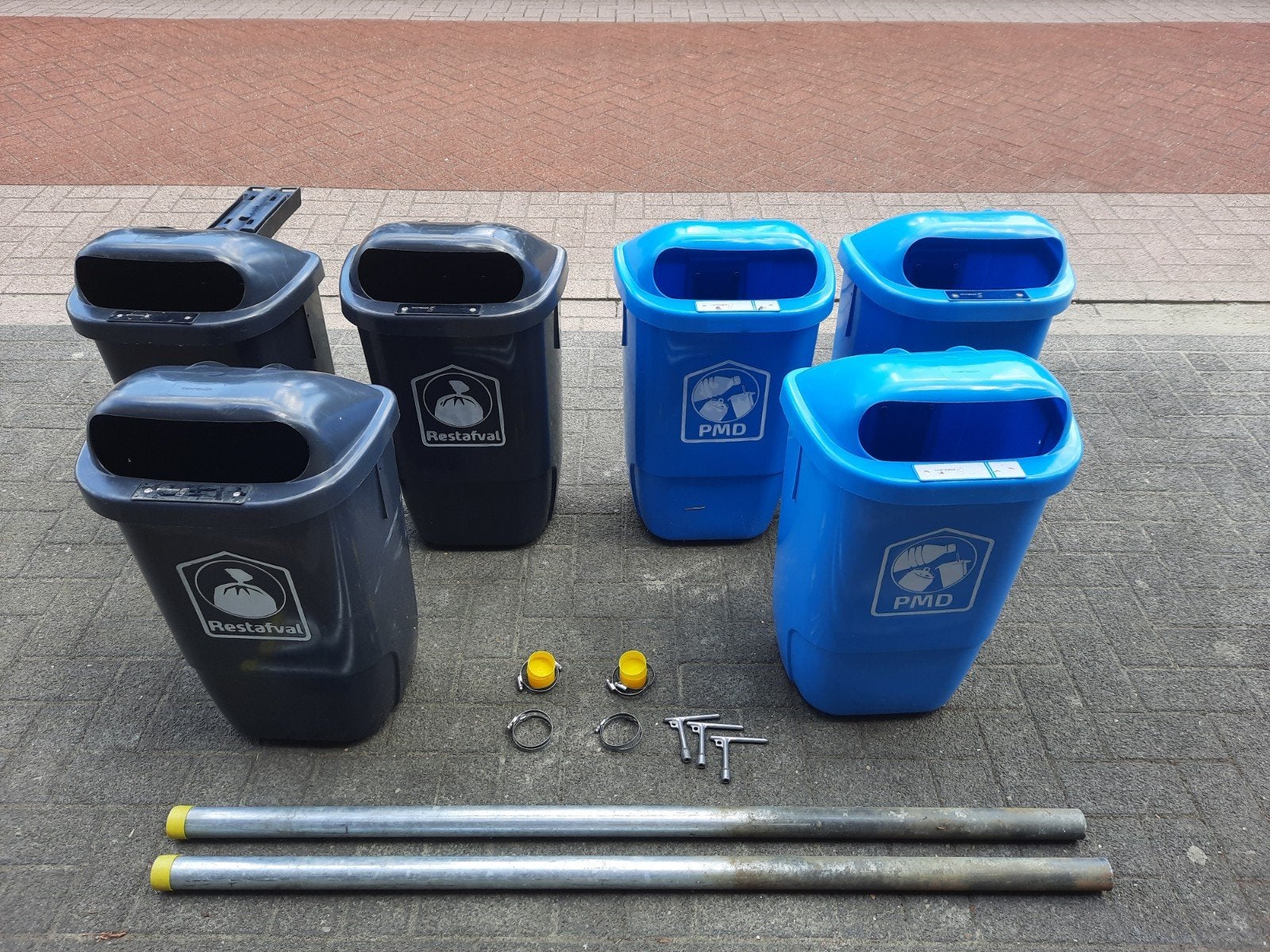 6 x 50L buiten afvalbakken (pmd en rest) + accessoires, Ophalen, Contenur, Contenur.com, Spanje Madrid
